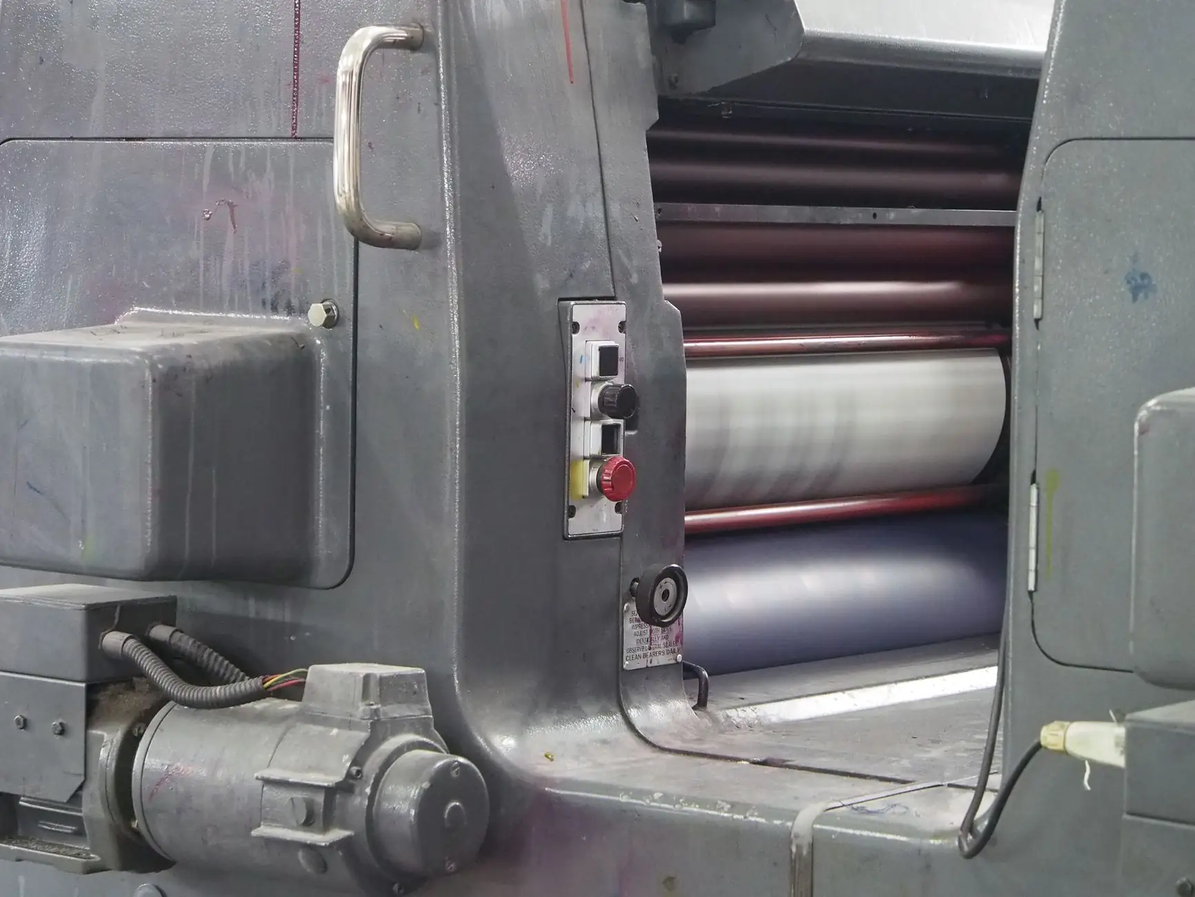 昆山建筑工地挖掘机选型要点与施工效率提升分析