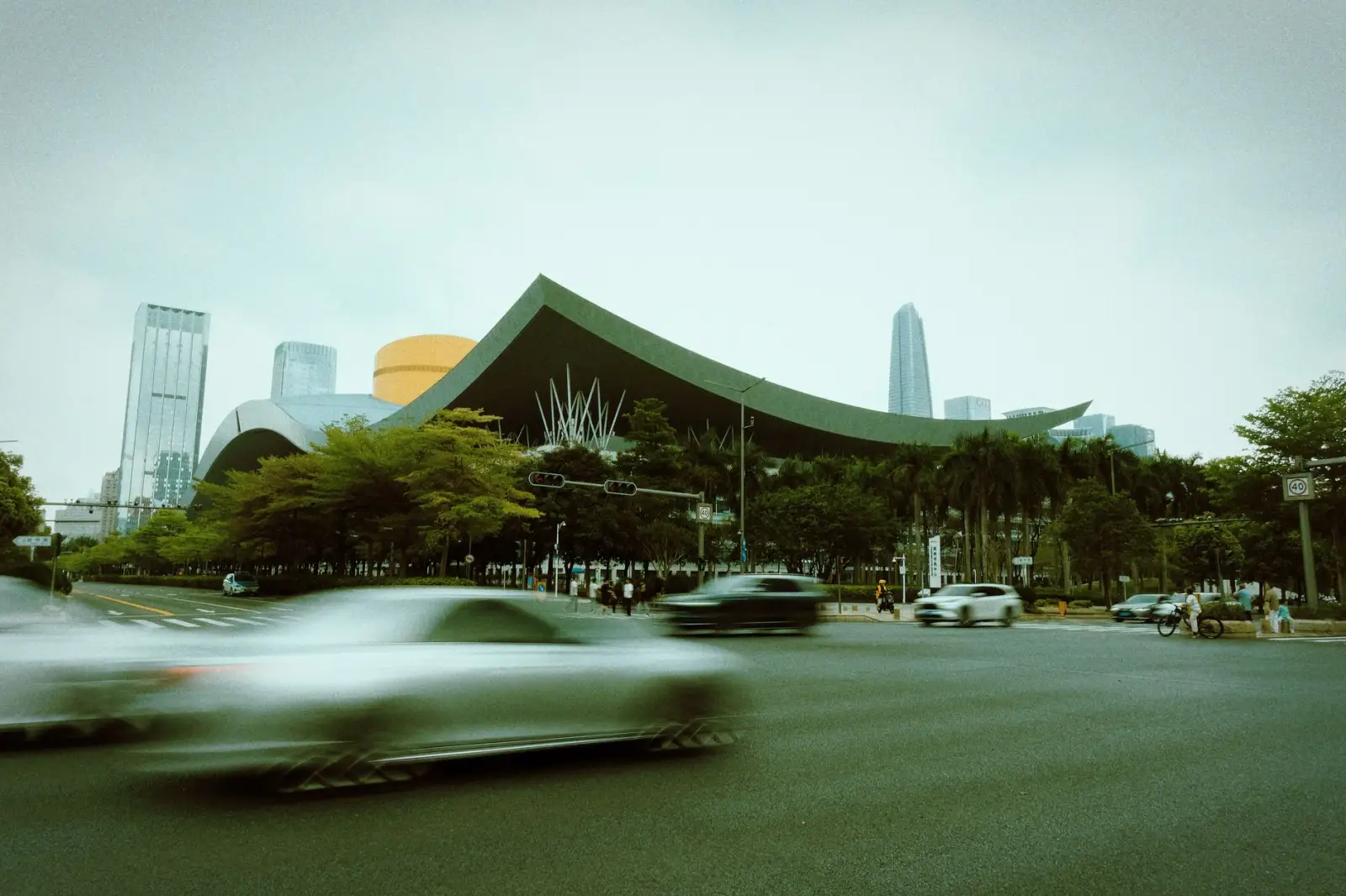 昆山工程机械市场2025年供需趋势与设备选型要点分析